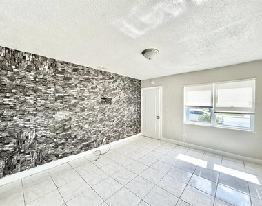 1311 Prescott Street S - Photo Thumbnail 10