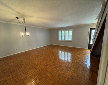705 Bough Avenue - Photo Thumbnail 4
