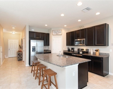 7083 Woodchase Glen Drive - Photo Thumbnail 2