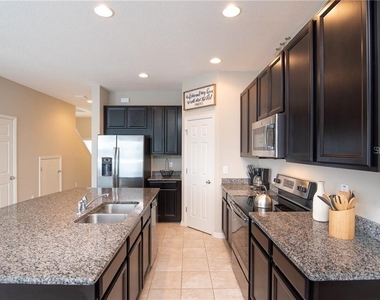 7083 Woodchase Glen Drive - Photo Thumbnail 3