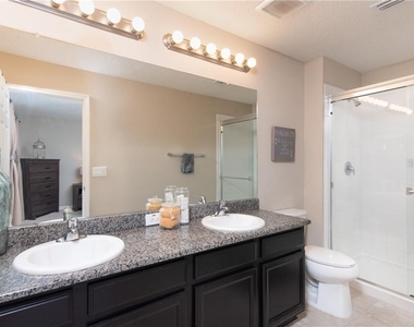 7083 Woodchase Glen Drive - Photo Thumbnail 14