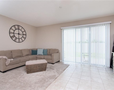 7083 Woodchase Glen Drive - Photo Thumbnail 6