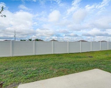 7083 Woodchase Glen Drive - Photo Thumbnail 19
