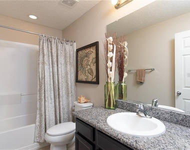 7083 Woodchase Glen Drive - Photo Thumbnail 11