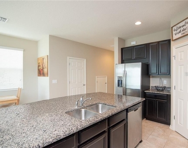 7083 Woodchase Glen Drive - Photo Thumbnail 4