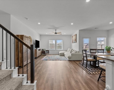 3109 Magnolia Pass Lane - Photo Thumbnail 2