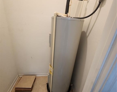 1112 Hillhurst Drive - Photo Thumbnail 32