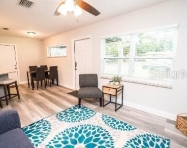 10016 N 24th Street - Photo Thumbnail 3