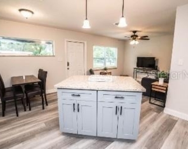 10016 N 24th Street - Photo Thumbnail 8