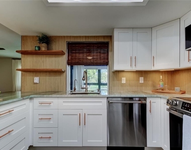 2673 Sabal Springs Circle - Photo Thumbnail 51
