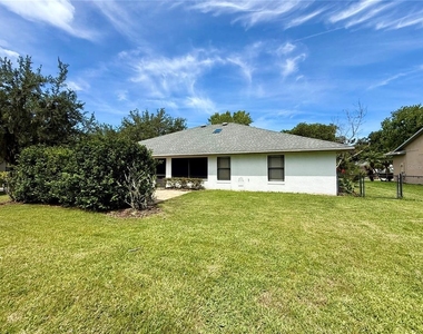 4843 Calasans Avenue - Photo Thumbnail 28