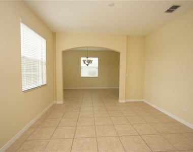 2926 Youngford Street - Photo Thumbnail 4