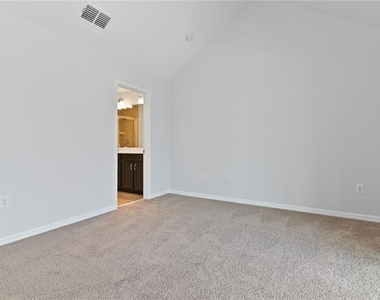 2913 Windmill Dr - Photo Thumbnail 13