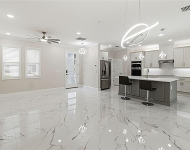 2006 Williams Avenue - Photo Thumbnail 6