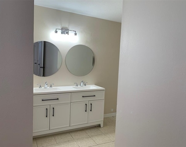 761 Caribbean Drive - Photo Thumbnail 12