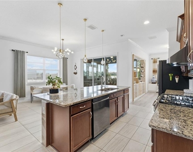 5092 Twin Lakes Boulevard - Photo Thumbnail 11