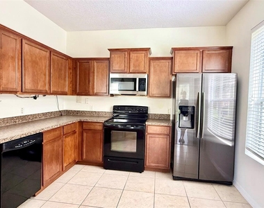 1535 Broken Oak Drive - Photo Thumbnail 7