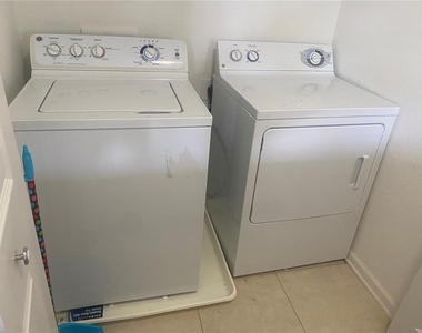 1532 Shallcross Ave - Photo Thumbnail 8