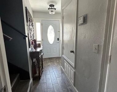 4612 Mesa Verde Drive - Photo Thumbnail 5