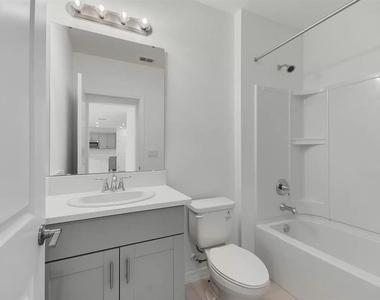3964 Southern Vista Loop - Photo Thumbnail 4