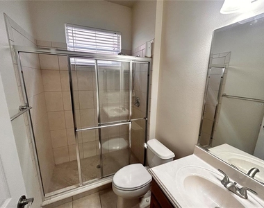 1125 Lascala Drive - Photo Thumbnail 20