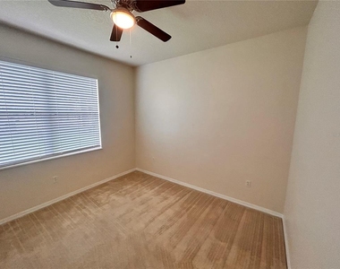 1125 Lascala Drive - Photo Thumbnail 18