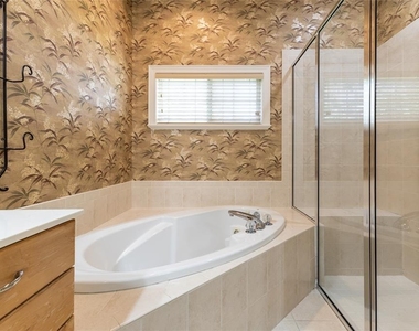 2429 Nw 93rd Street - Photo Thumbnail 28