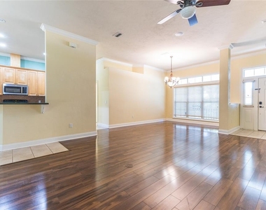 2429 Nw 93rd Street - Photo Thumbnail 8