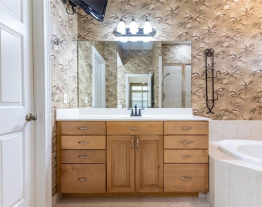 2429 Nw 93rd Street - Photo Thumbnail 27
