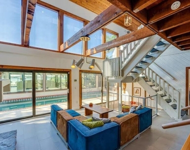 1286 John Anderson Drive - Photo Thumbnail 11