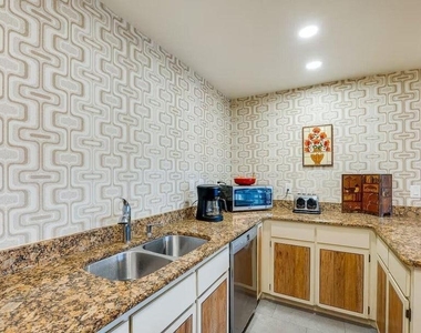 1286 John Anderson Drive - Photo Thumbnail 4