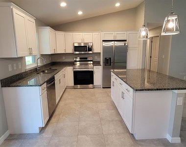 13481 Drysdale Avenue - Photo Thumbnail 4