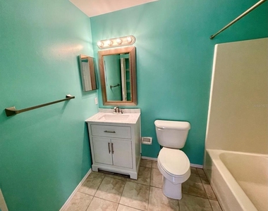 3300 Loveland Blvd - Photo Thumbnail 8