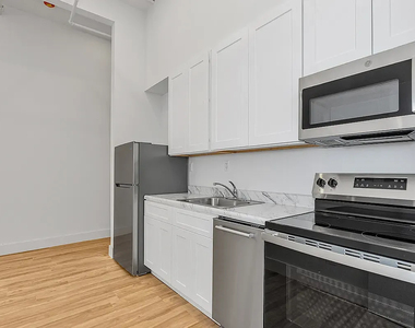 81 Willoughby Street - Photo Thumbnail 3