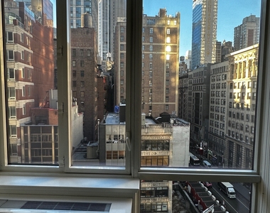 5th Avenue - Photo Thumbnail 15