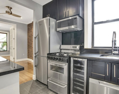 10th Avenue - Photo Thumbnail 1