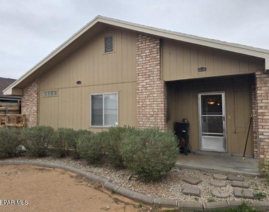 12105 Castle View Way - Photo Thumbnail 17