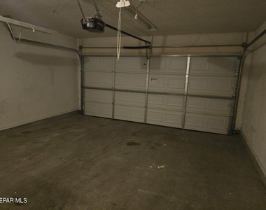 12105 Castle View Way - Photo Thumbnail 18