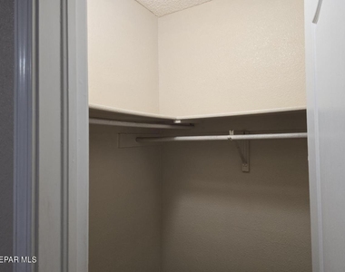 12105 Castle View Way - Photo Thumbnail 15