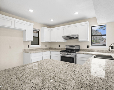 1805 Gurss Place - Photo Thumbnail 11
