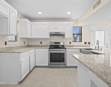 1805 Gurss Place - Photo Thumbnail 10