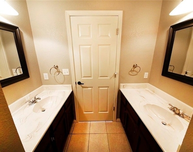 10132 Dyer Street - Photo Thumbnail 9