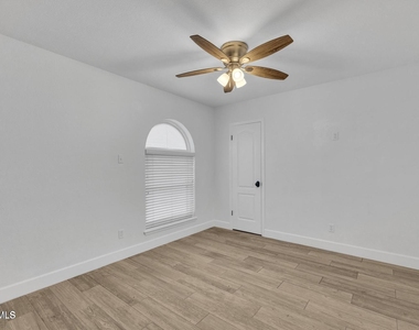 19004 Bremerton Drive - Photo Thumbnail 28