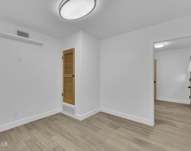 19004 Bremerton Drive - Photo Thumbnail 34