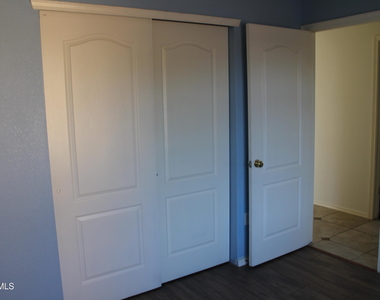 13985 Sandy Rock Drive - Photo Thumbnail 8