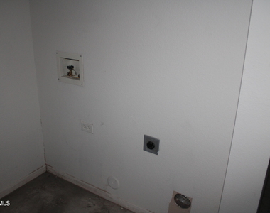 13985 Sandy Rock Drive - Photo Thumbnail 18