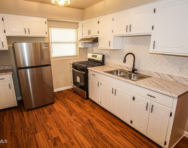 6155 Cleveland Avenue - Photo Thumbnail 2