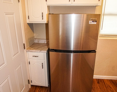 6155 Cleveland Avenue - Photo Thumbnail 4