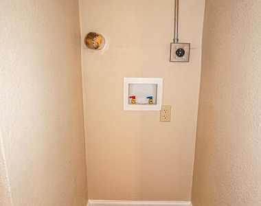 6155 Cleveland Avenue - Photo Thumbnail 6