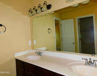 11233 Red Barrel Place - Photo Thumbnail 27